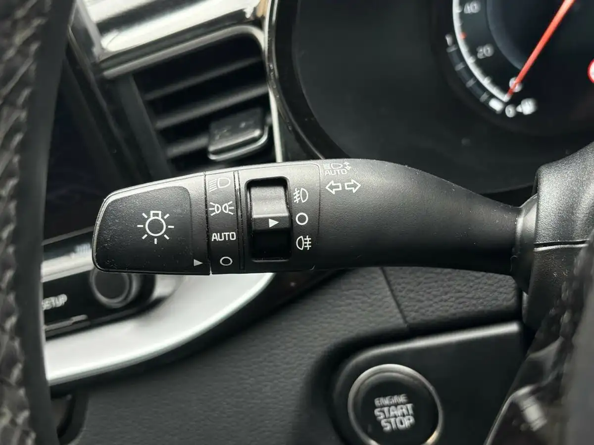 2022-kia-xceed-15-t-gdi-4-big-19