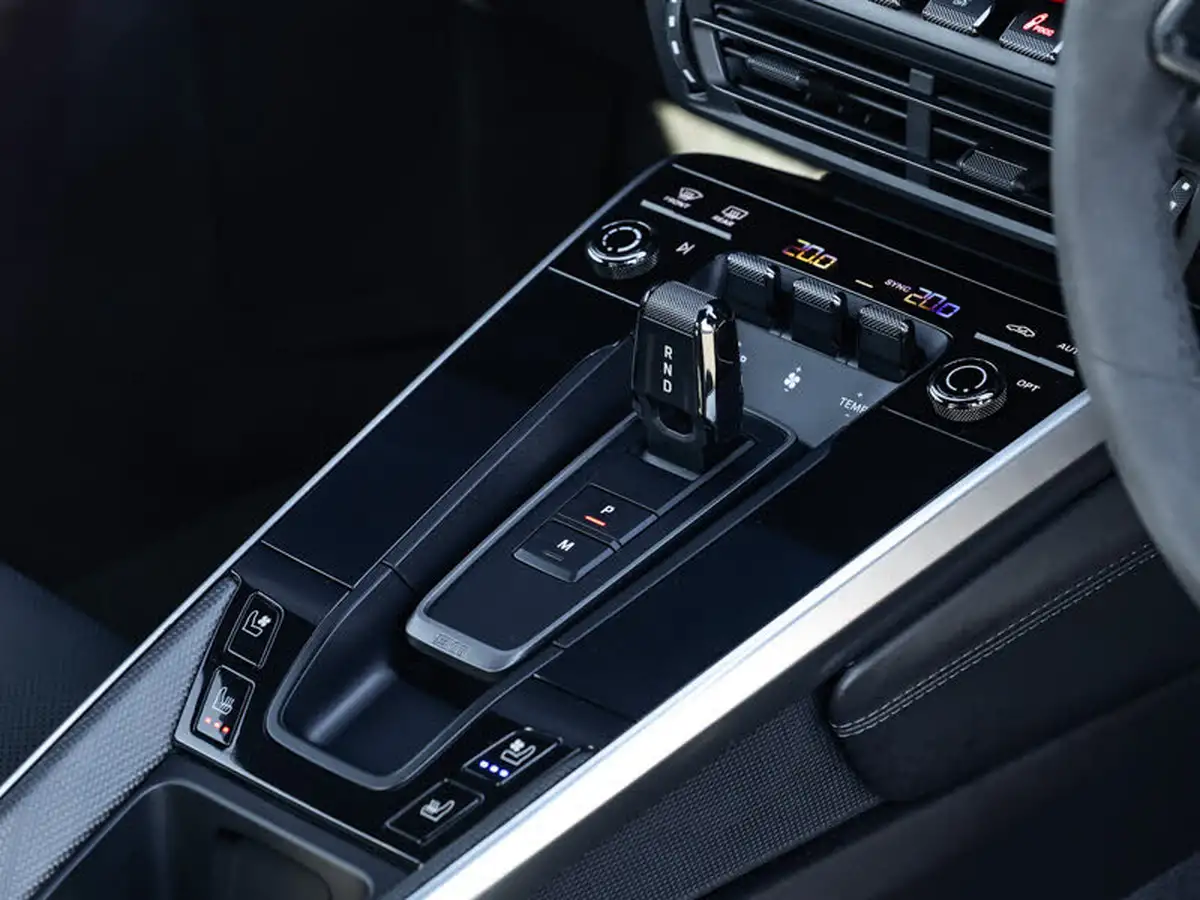 2024-porsche-911-38-turbo-coupe-big-15