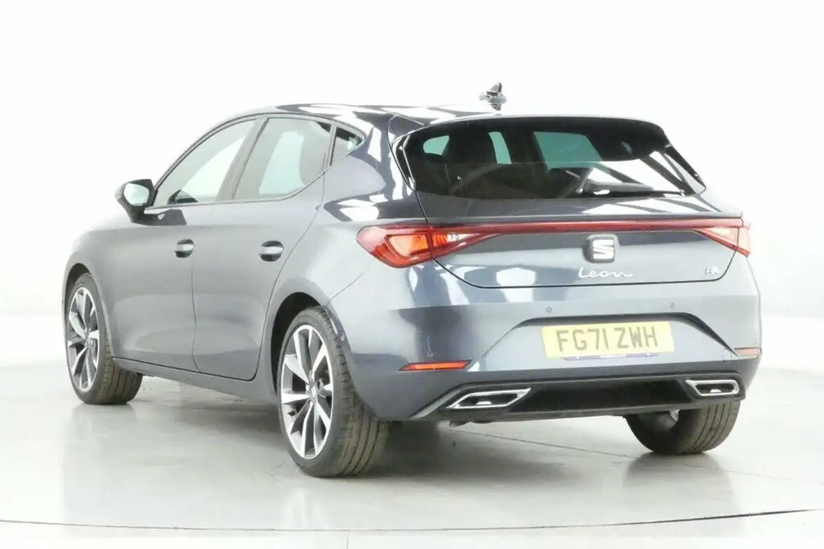 2022-seat-leon-big-5