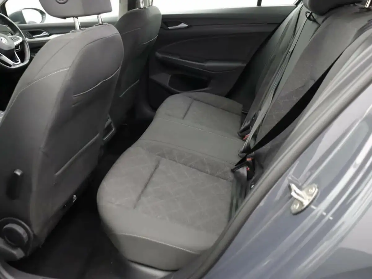 2022-volkswagen-golf-15-tsi-life-130ps-hatchback-big-9