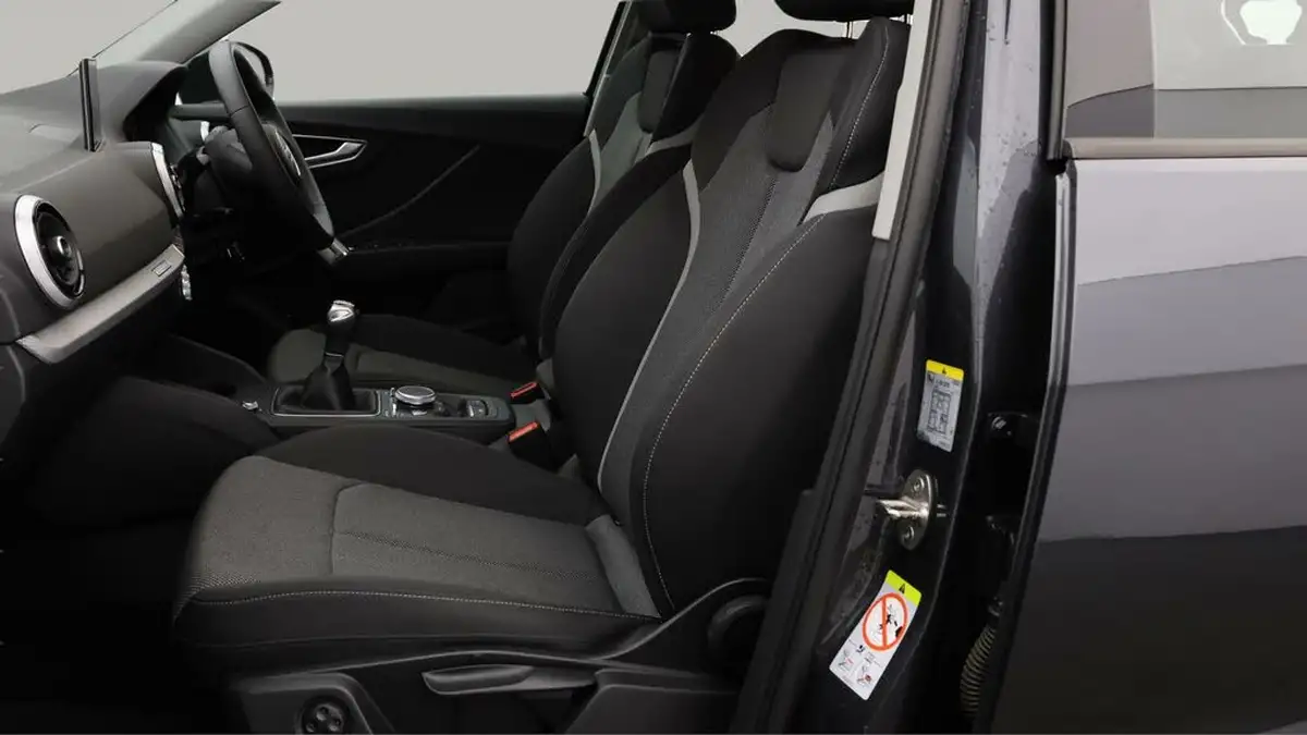 2023-audi-q2-10-30-tfsi-sport-big-13
