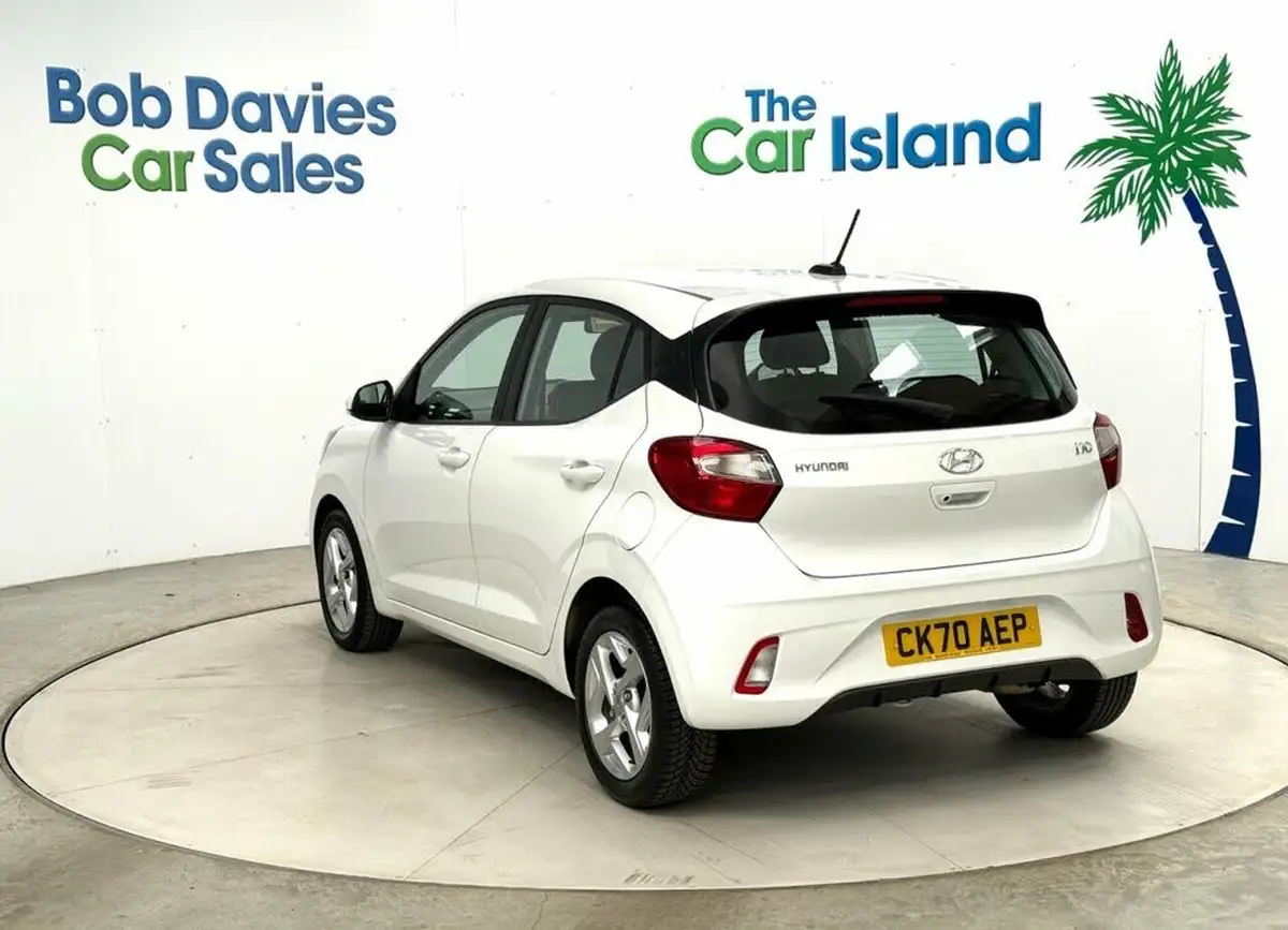 2020-hyundai-i10-12-se-connect-auto-big-6