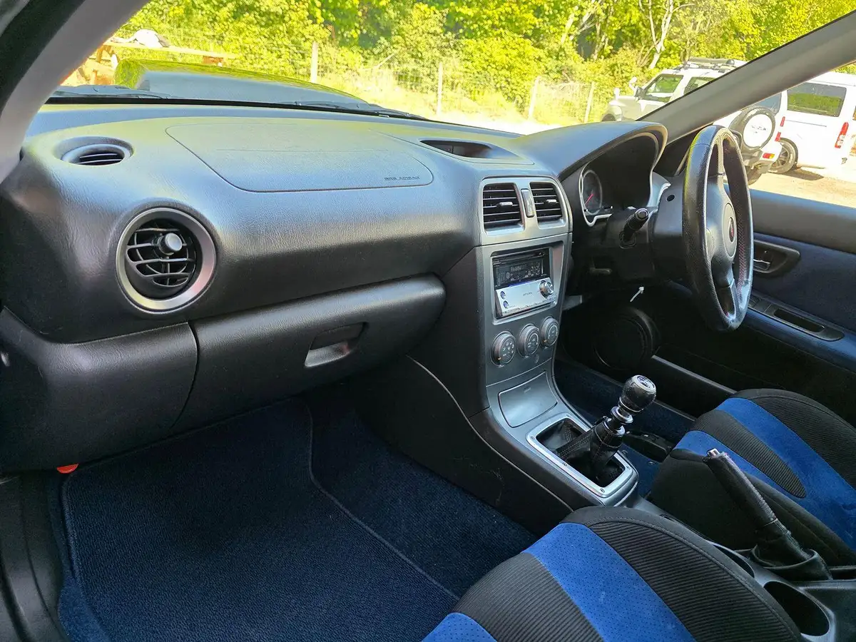 2004-subaru-impreza-big-9
