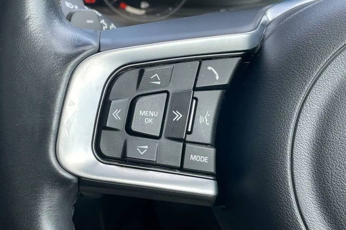 2019-jaguar-e-pace-20-i4d-chequered-flag-150ps-big-41
