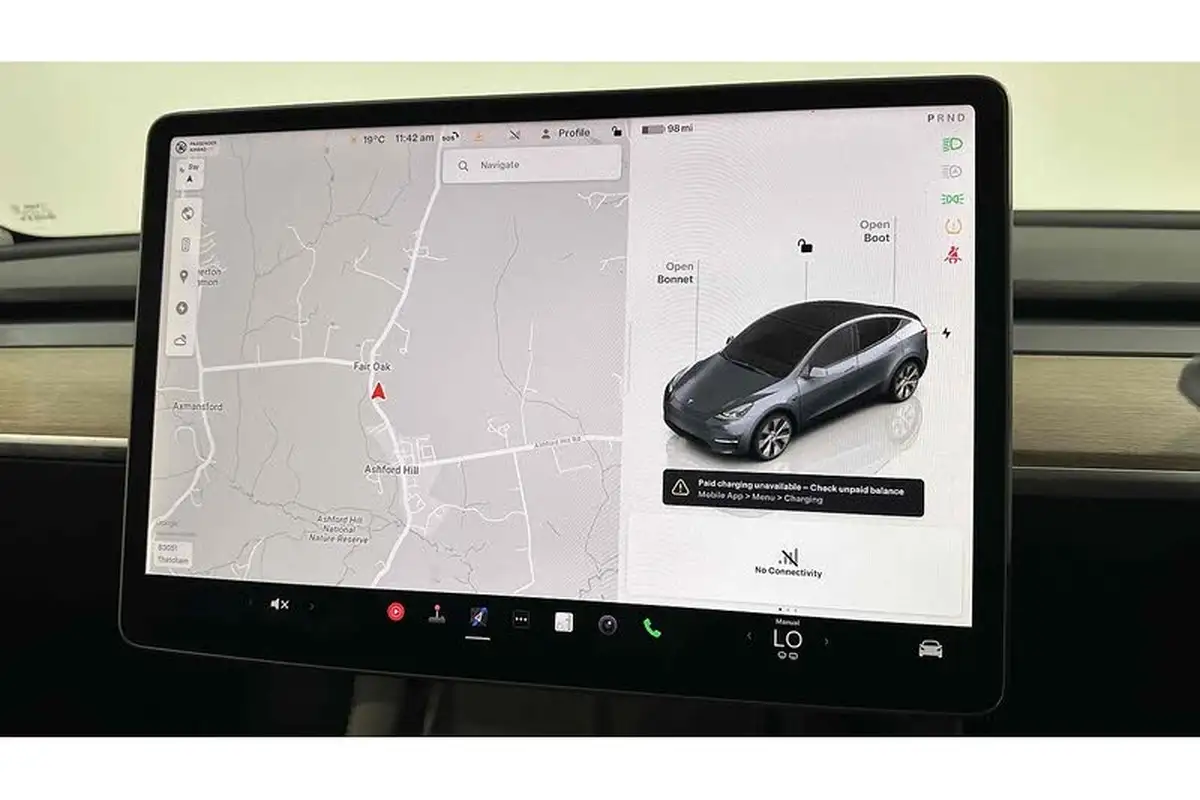 2022-tesla-model-y-e-long-range-big-41