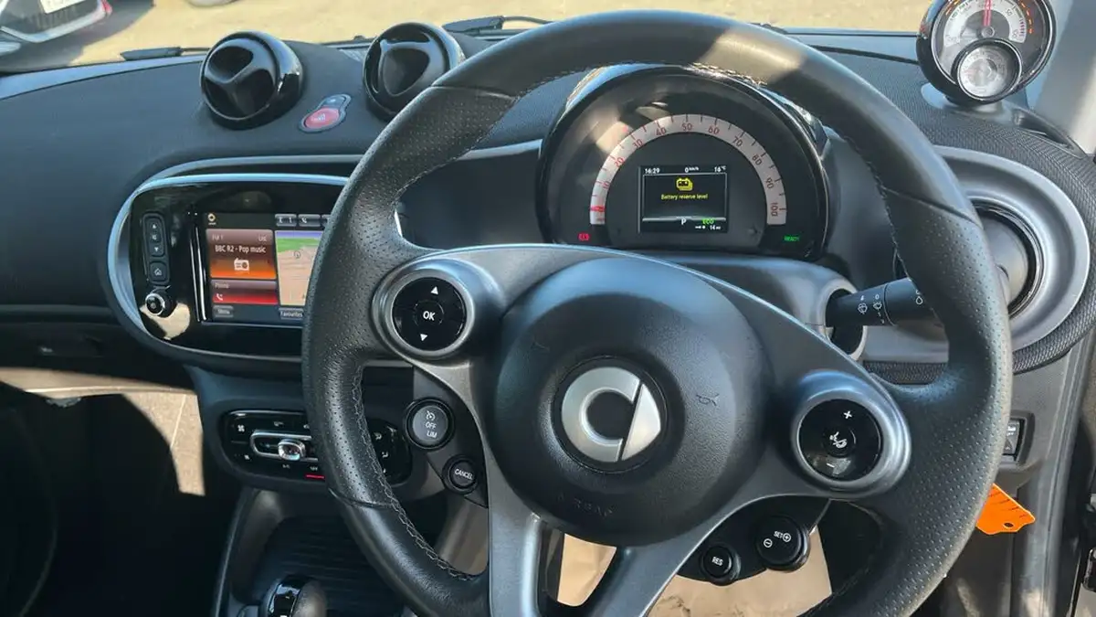 2020-smart-fortwo-eq-pulse-premium-coupe-big-7