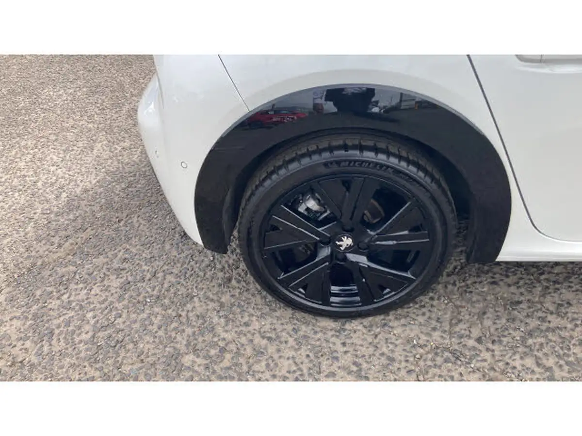 2022-peugeot-208-12-puretech-gt-premium-130bhp-eat8-big-25