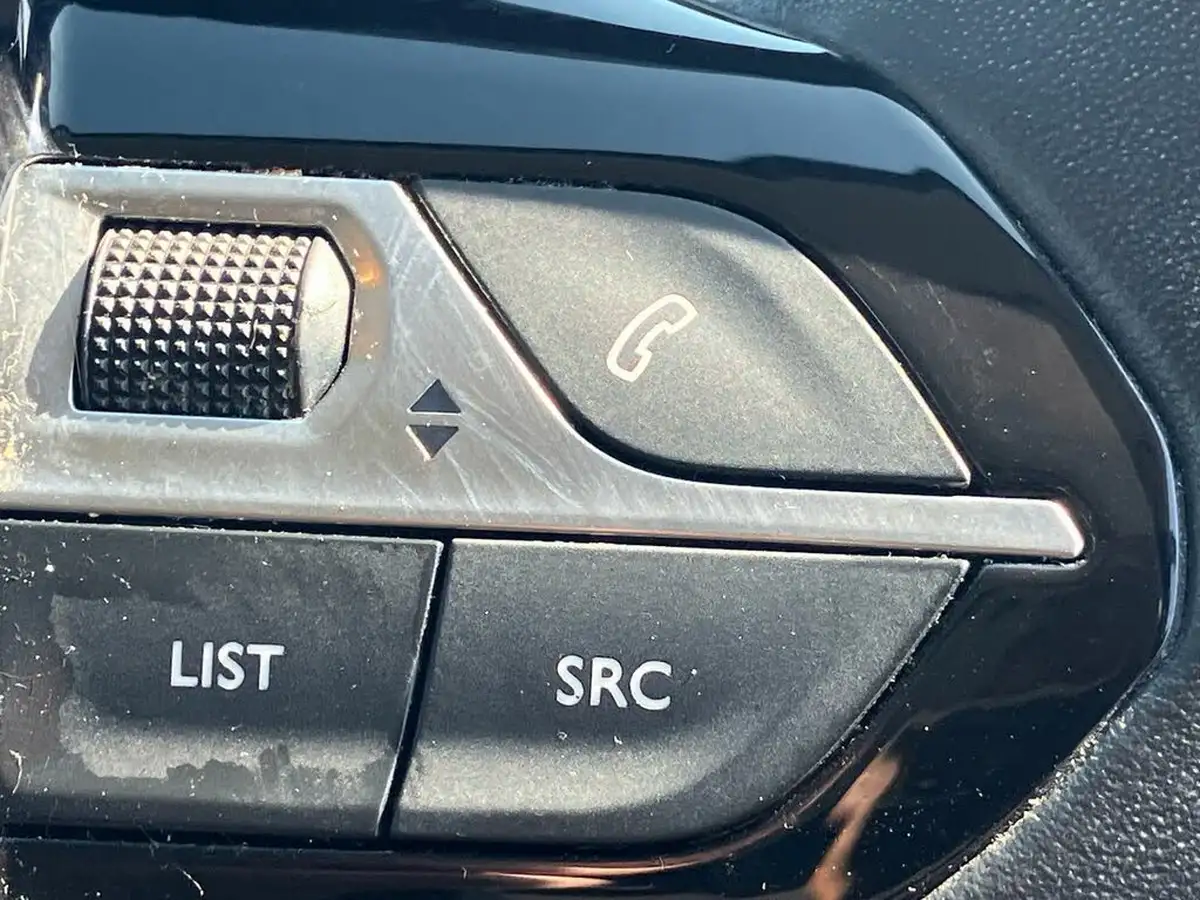 2021-peugeot-5008-suv-12-puretech-active-premium-big-36
