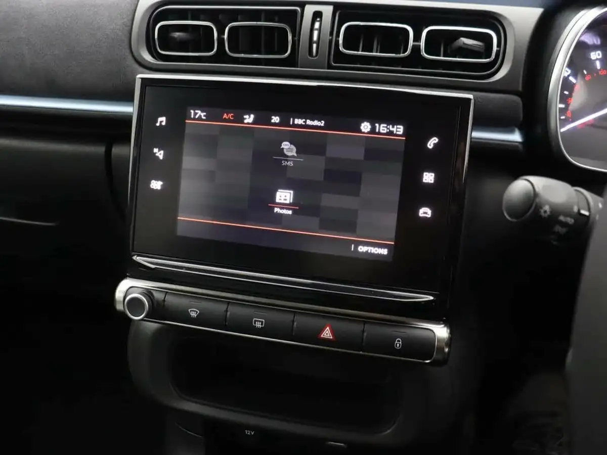 2023-citroen-c3-12-puretech-elle-83ps-ss-big-24
