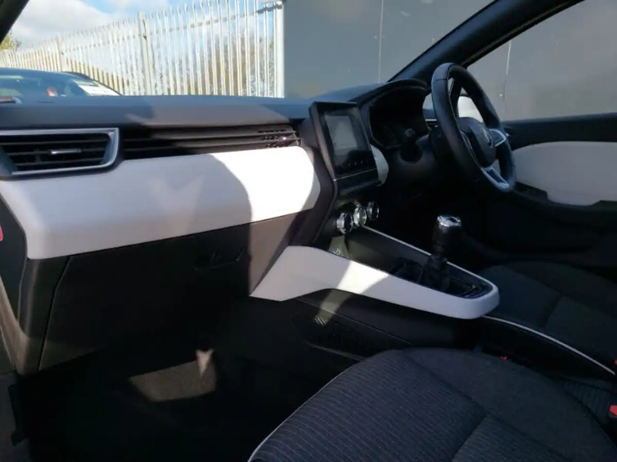 2022-renault-clio-10-tce-se-edition-big-4