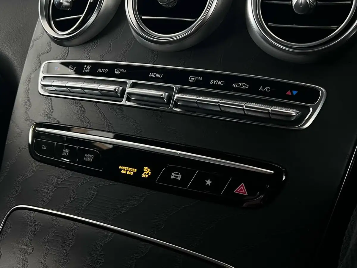 2020-mercedes-benz-glc-class-20d-glc300d-amg-line-premium-station-wagon-5d-big-31