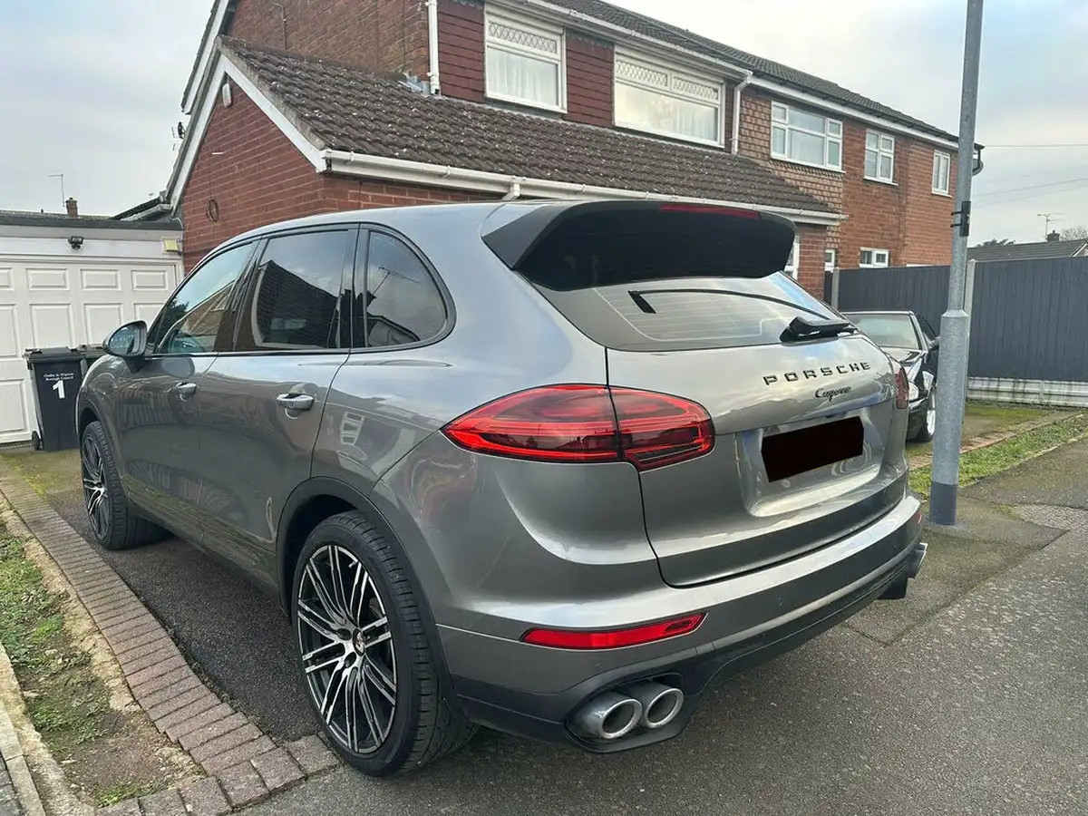 2015-porsche-cayenne-30td-big-4