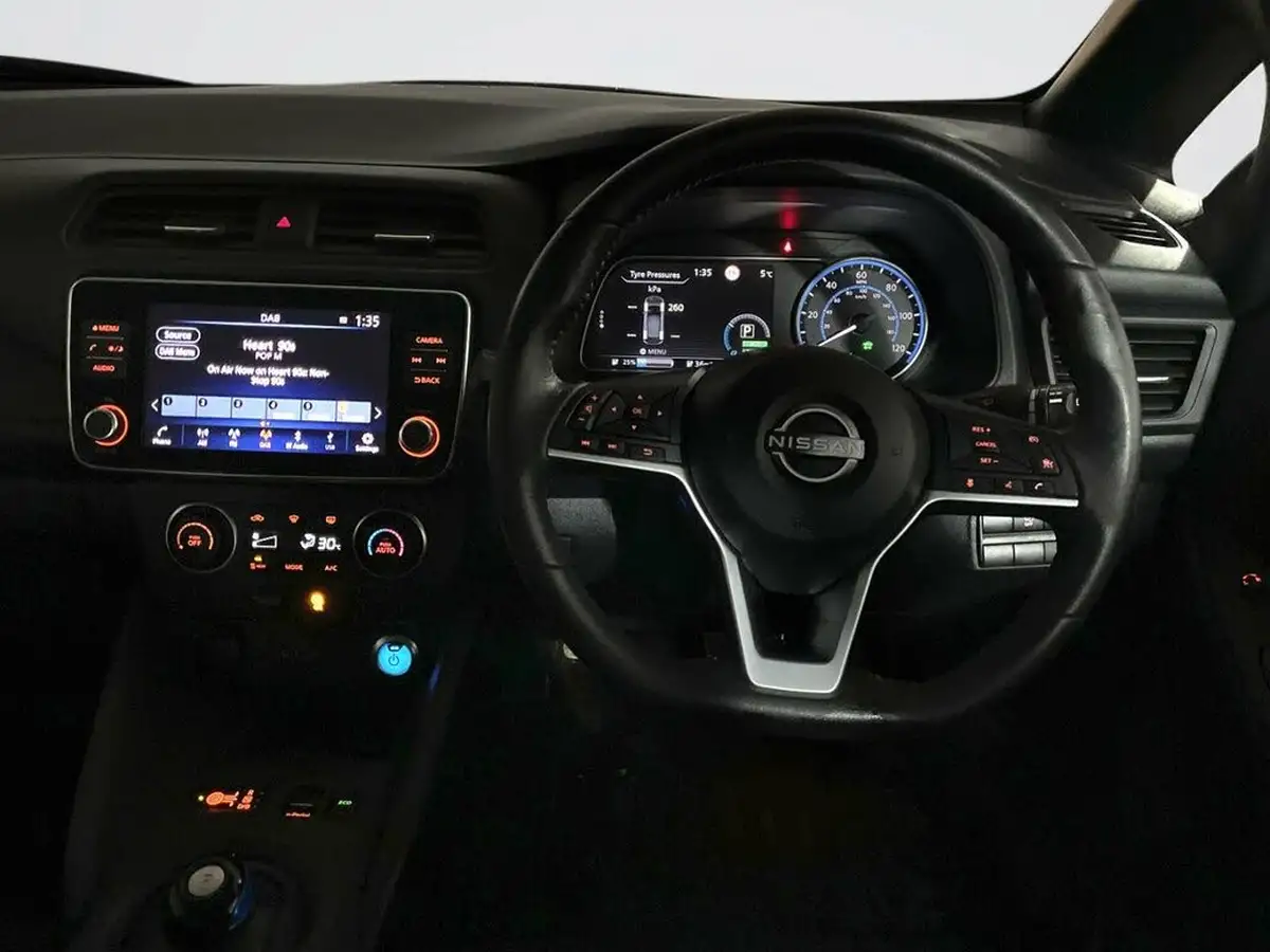 2022-nissan-leaf-e-acenta-39kwh-big-2