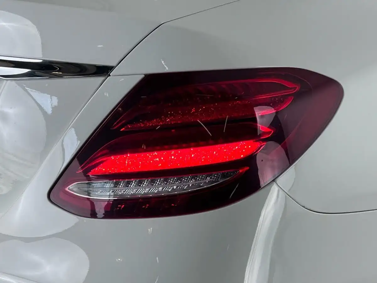 2019-mercedes-benz-e-class-20d-e220d-amg-line-edition-saloon-4d-big-8