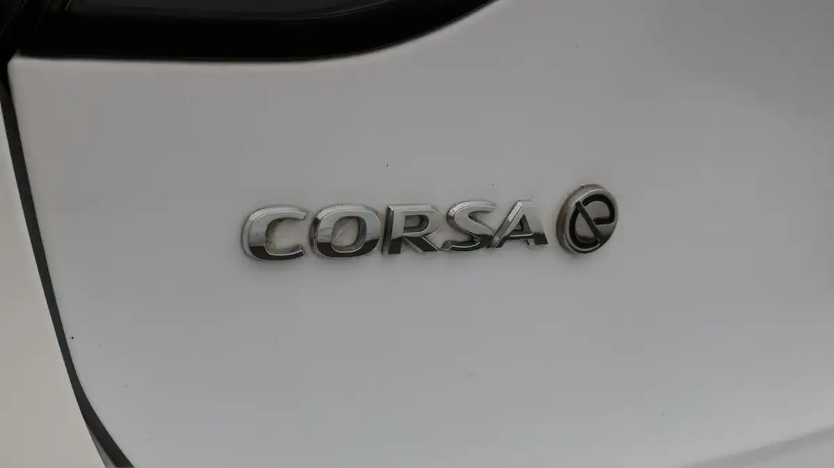 2022-vauxhall-corsa-e-sri-premium-big-21