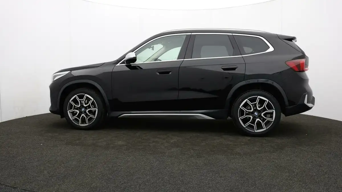 2022-bmw-x1-15-sdrive20i-xline-big-68