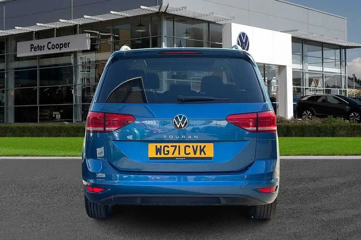 2021-volkswagen-touran-15-tsi-se-family-dsg-big-8