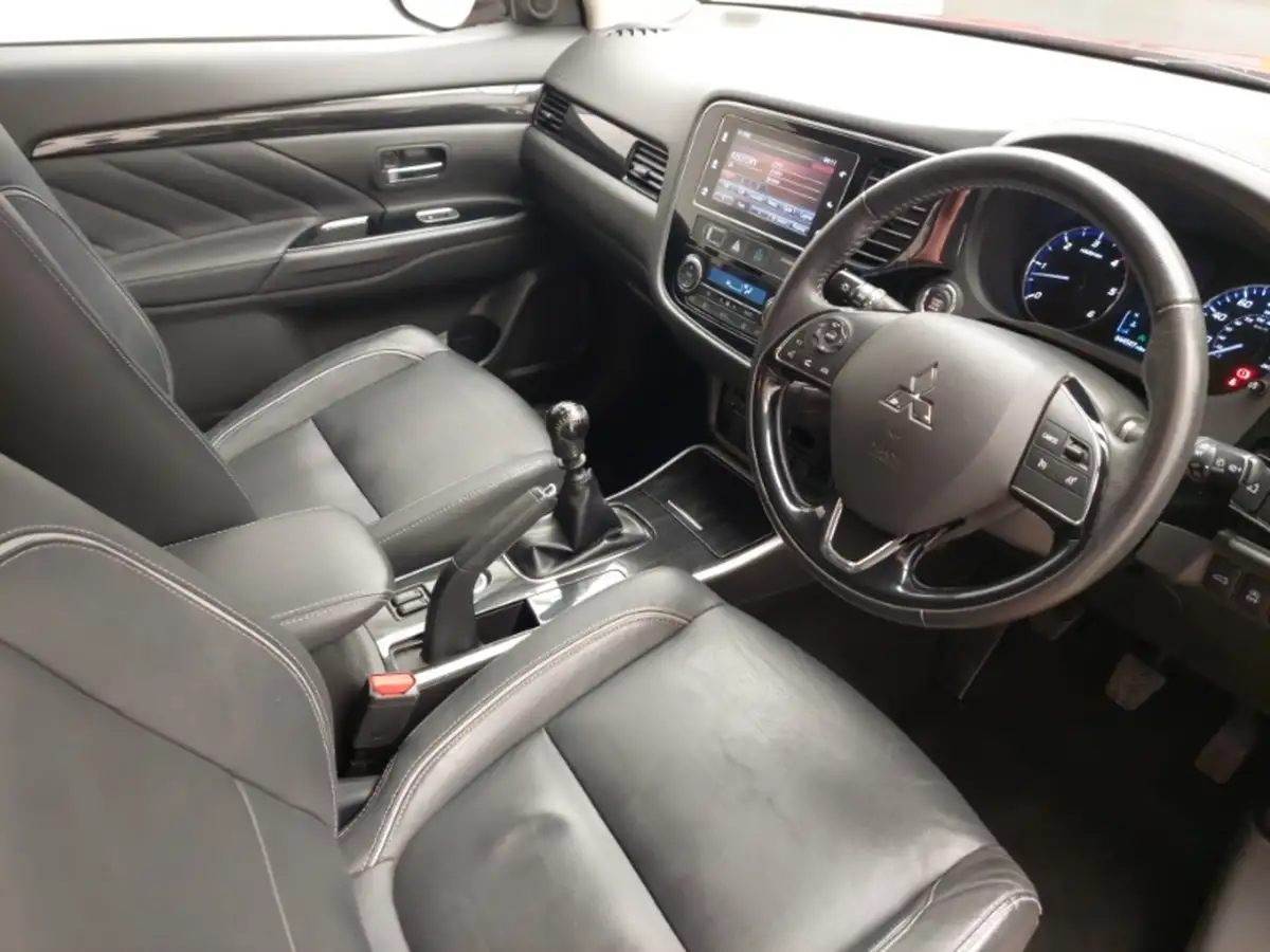 2018-mitsubishi-outlander-22di-d-4-big-13