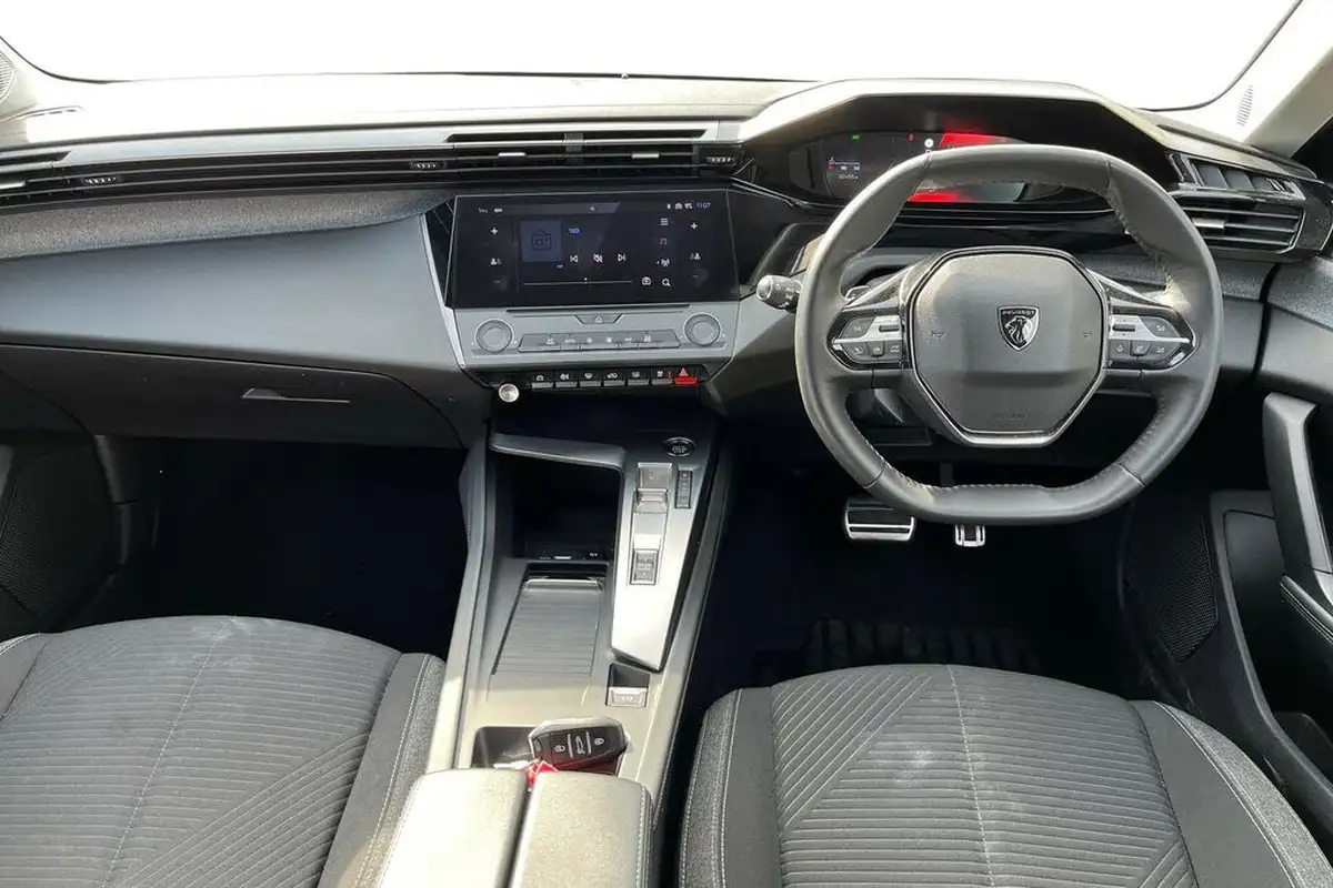 2022-peugeot-308-12-puretech-active-premium-130bhp-eat8-big-10