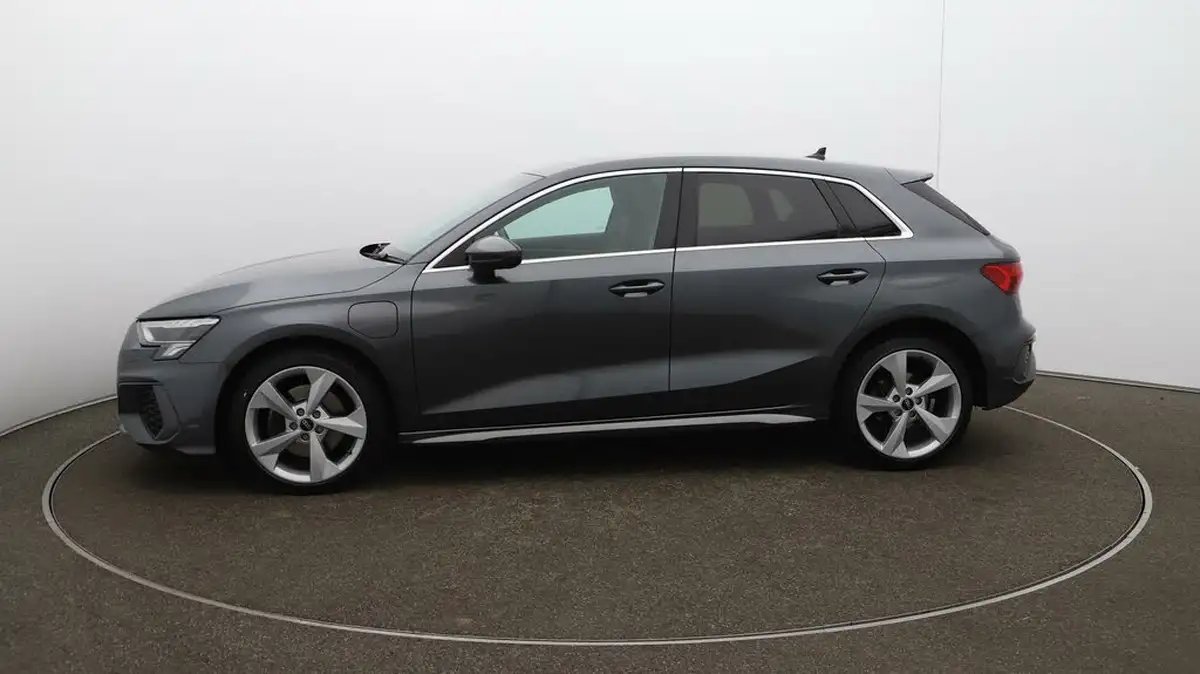 2022-audi-a3-14-40-tfsi-e-s-line-big-63