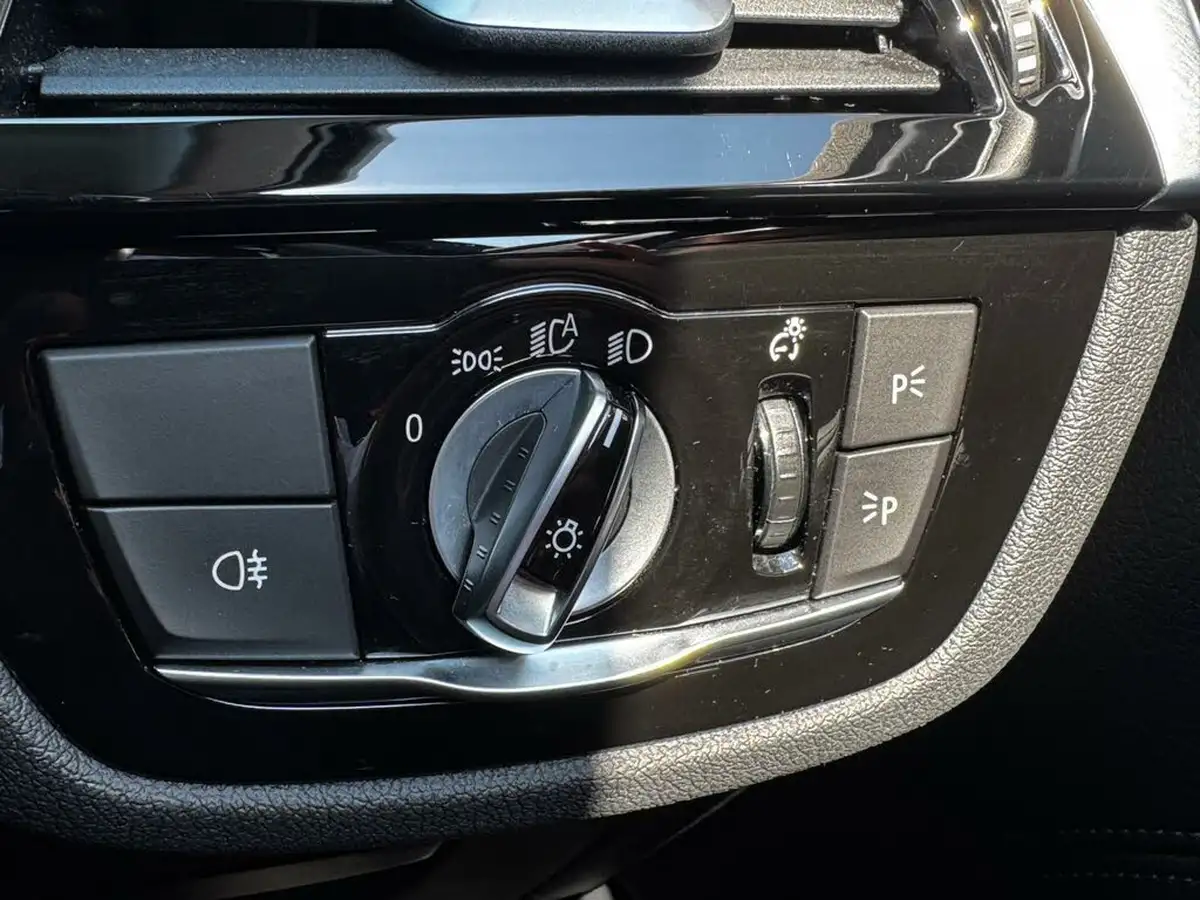 2019-bmw-5-series-20-530e-se-auto-big-9