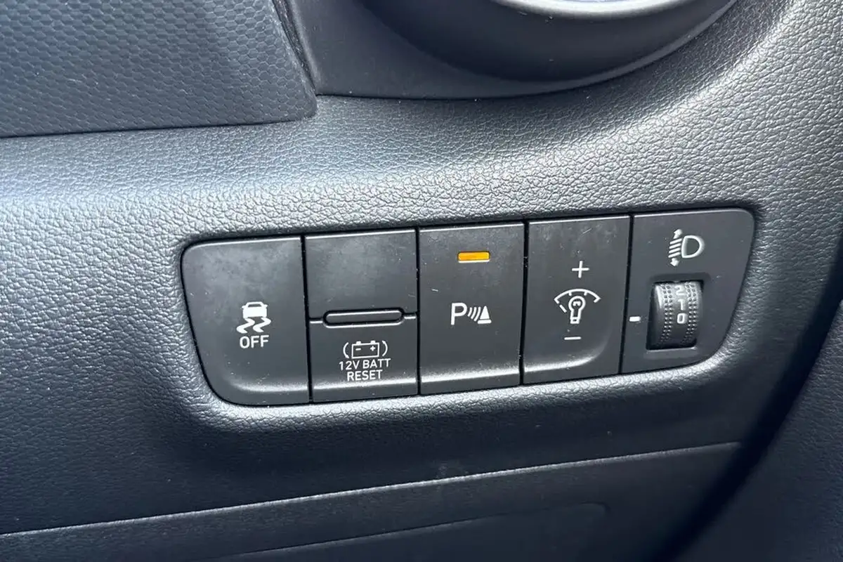 2022-hyundai-kona-16-gdi-premium-big-25