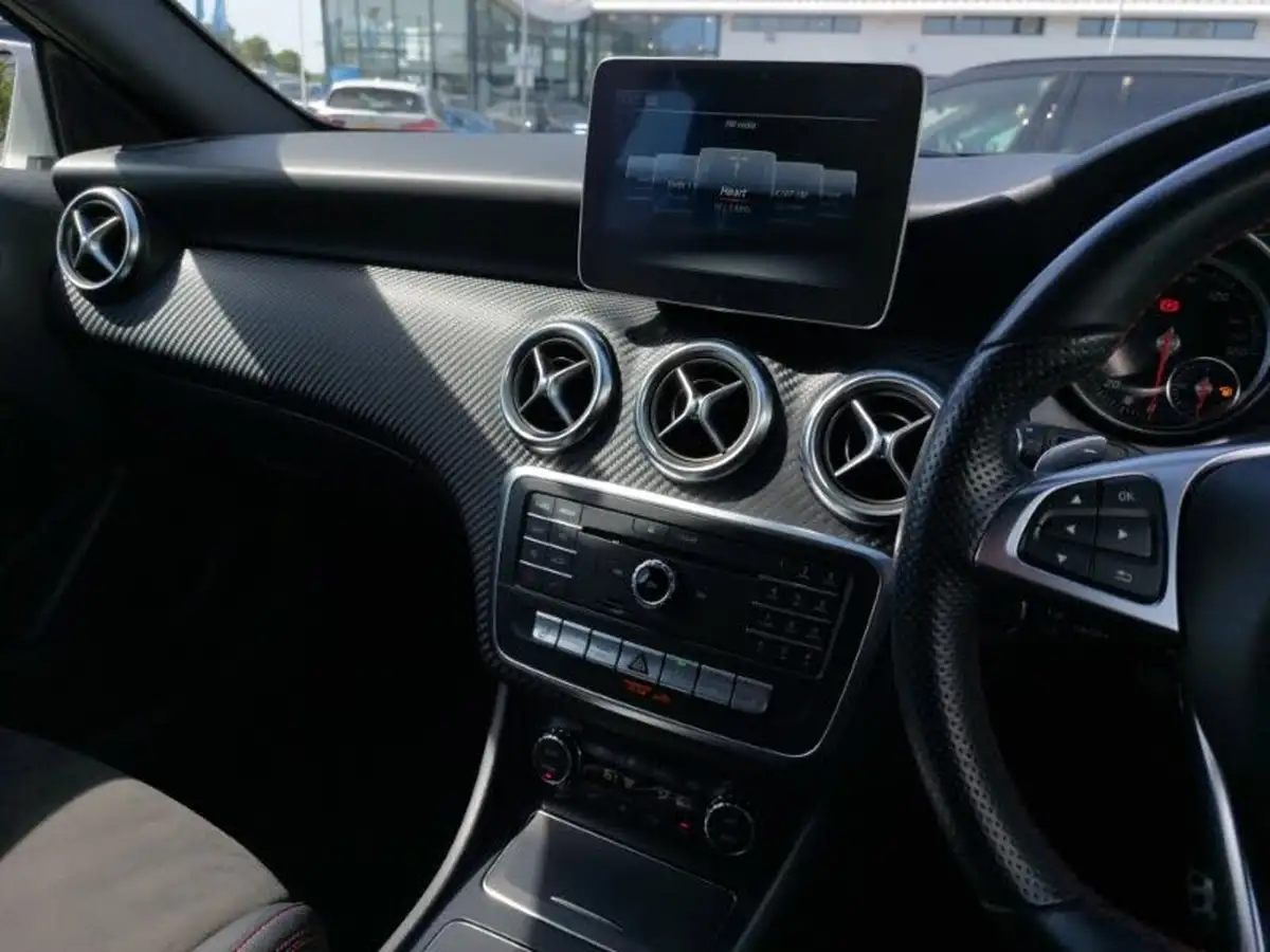 2017-mercedes-benz-a-class-16-a180-amg-line-executivess-7g-dct-big-5