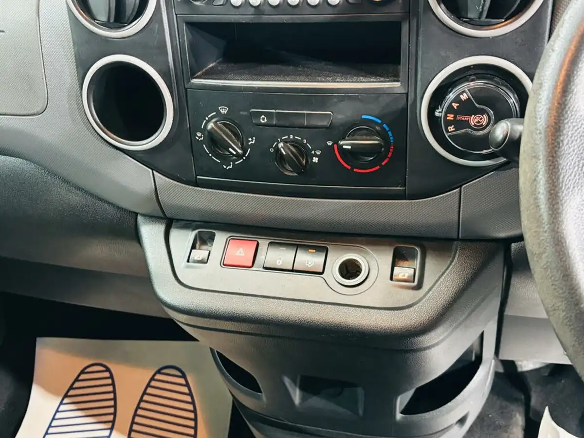 2013-citroen-berlingo-16td-l1-625-lx-airdream-panel-etg6-big-15