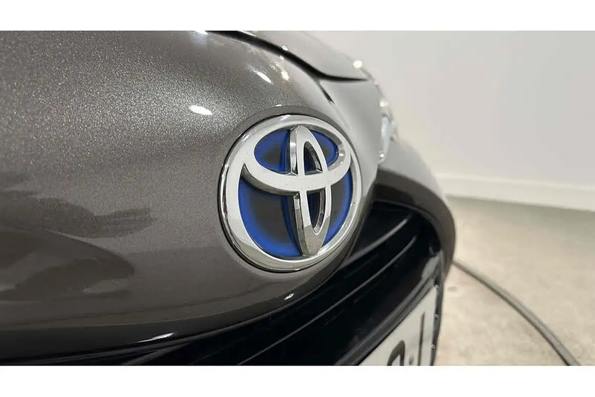 2019-toyota-yaris-15-vvt-i-icon-tech-98bhp-hybrid-1497cc-e-cvt-big-14