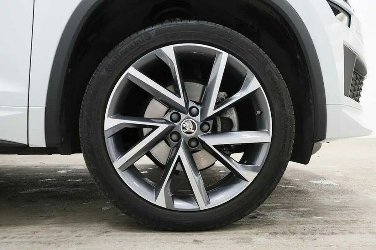 2024-skoda-kodiaq-15-tsi-e-tec-sportline-big-4