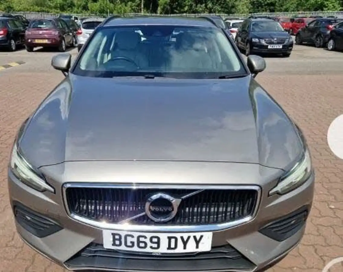 2019-volvo-v60-20td-d3-momentum-plus-geartronic-big-1