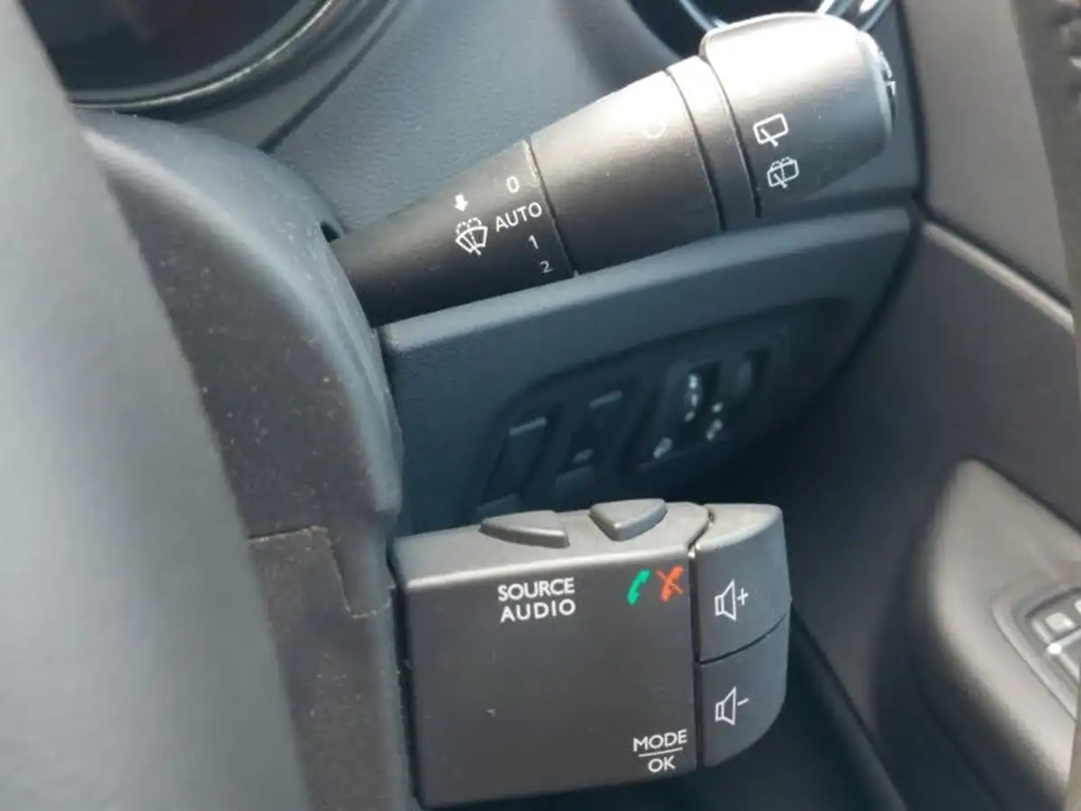 2019-renault-captur-15dci-iconic-90bhp-energy-ss-big-17