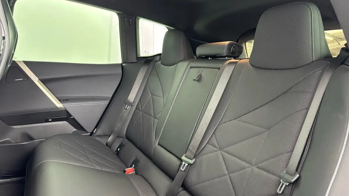 2022-bmw-ix-e-xdrive-40-m-sport-edition-big-13