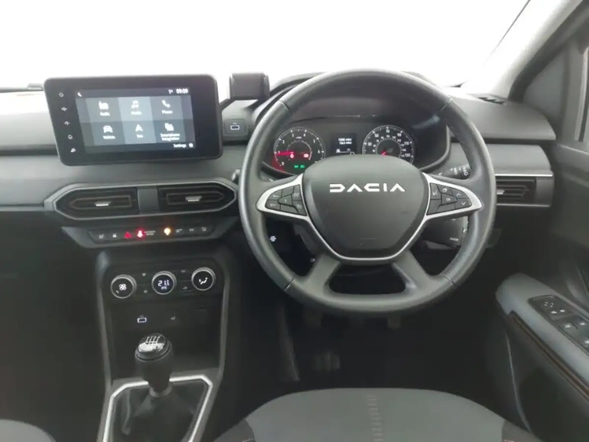 2023-dacia-sandero-stepway-10-tce-essential-90bhp-big-6