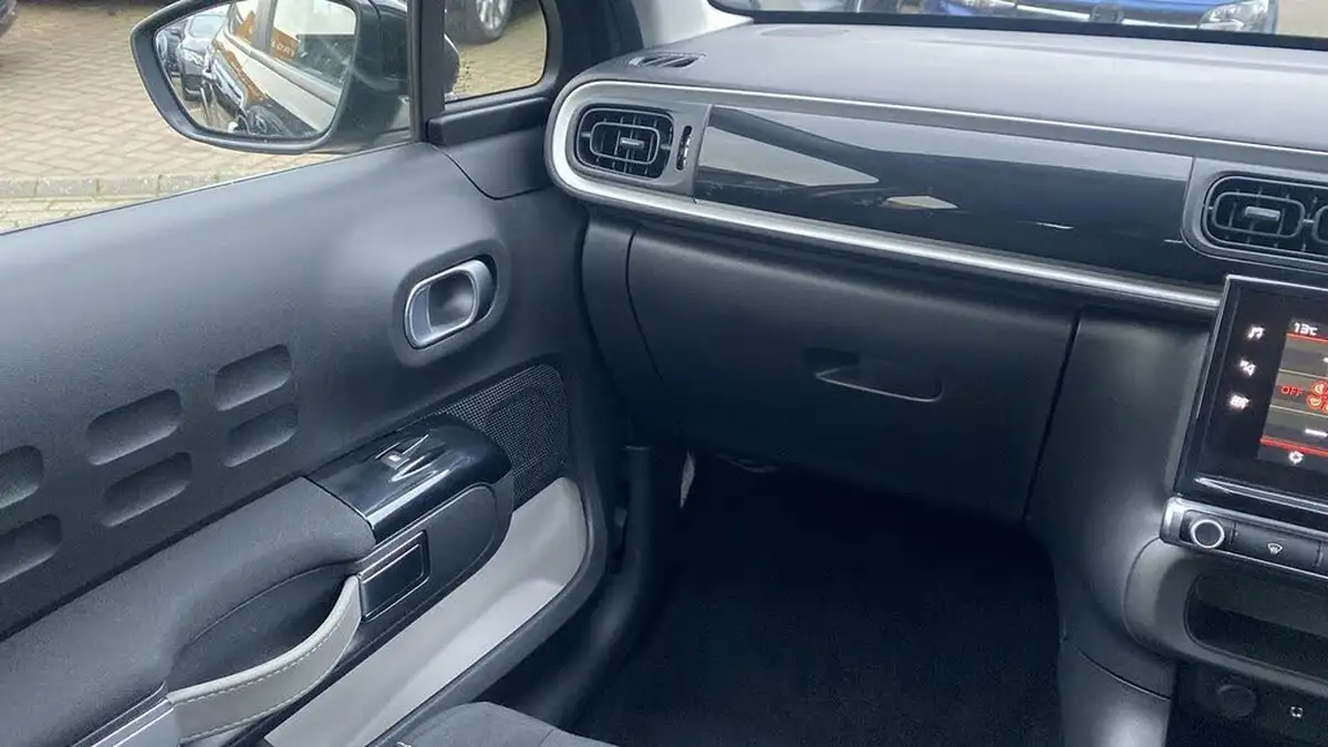 2017-citroen-c3-12-puretech-feel-82ps-big-34