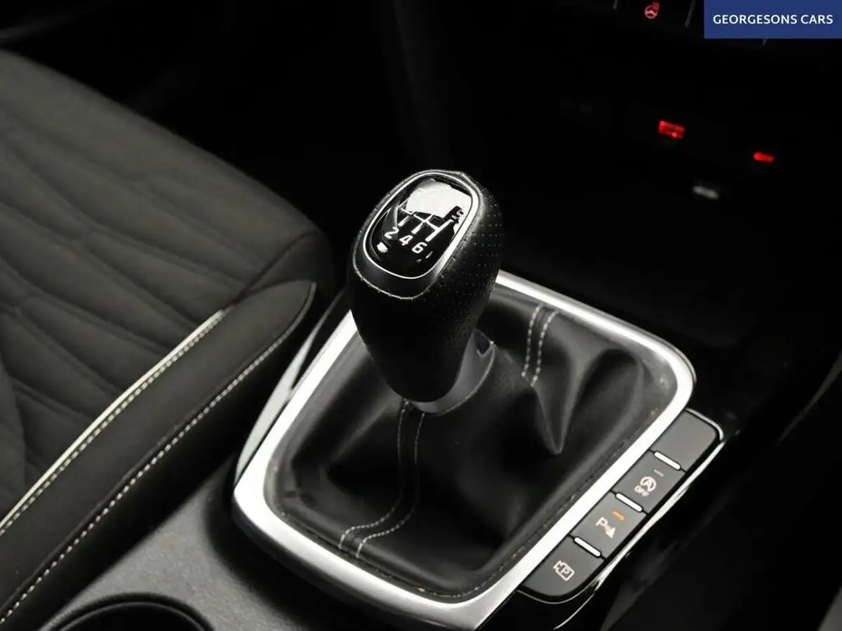 2022-kia-ceed-15-t-gdi-gt-line-big-15