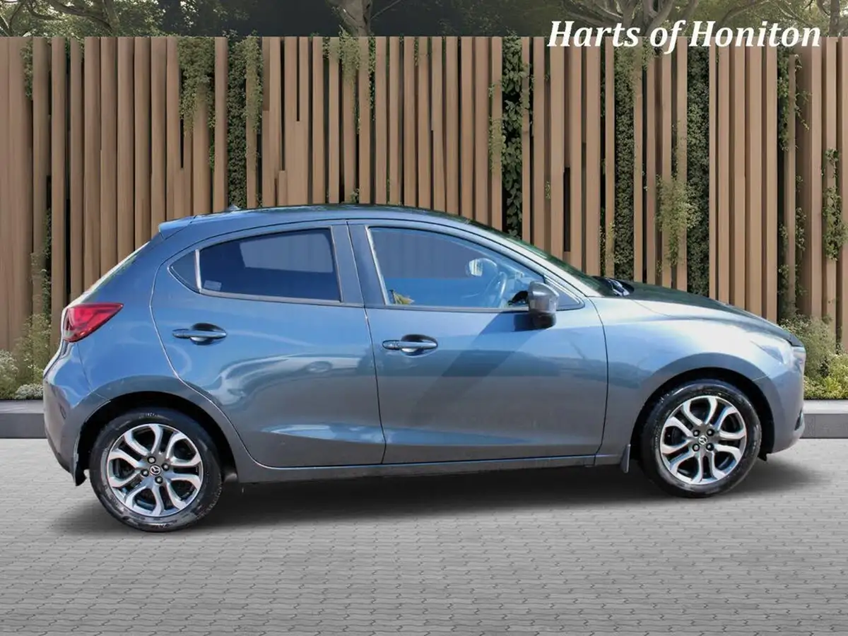 2016-mazda-mazda2-15-sport-nav-115ps-big-4
