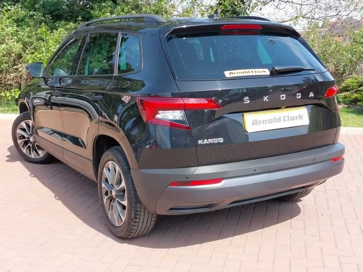 2022-skoda-karoq-15-tsi-se-drive-big-1