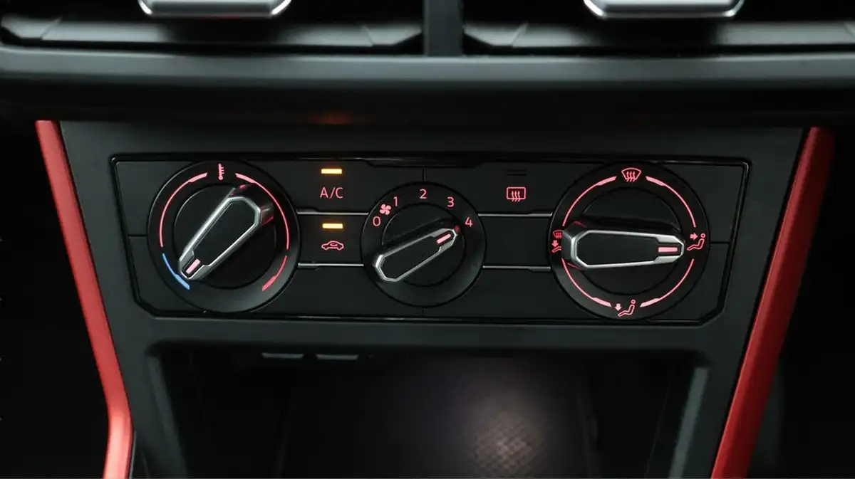 2019-volkswagen-polo-20-tsi-gti-big-12