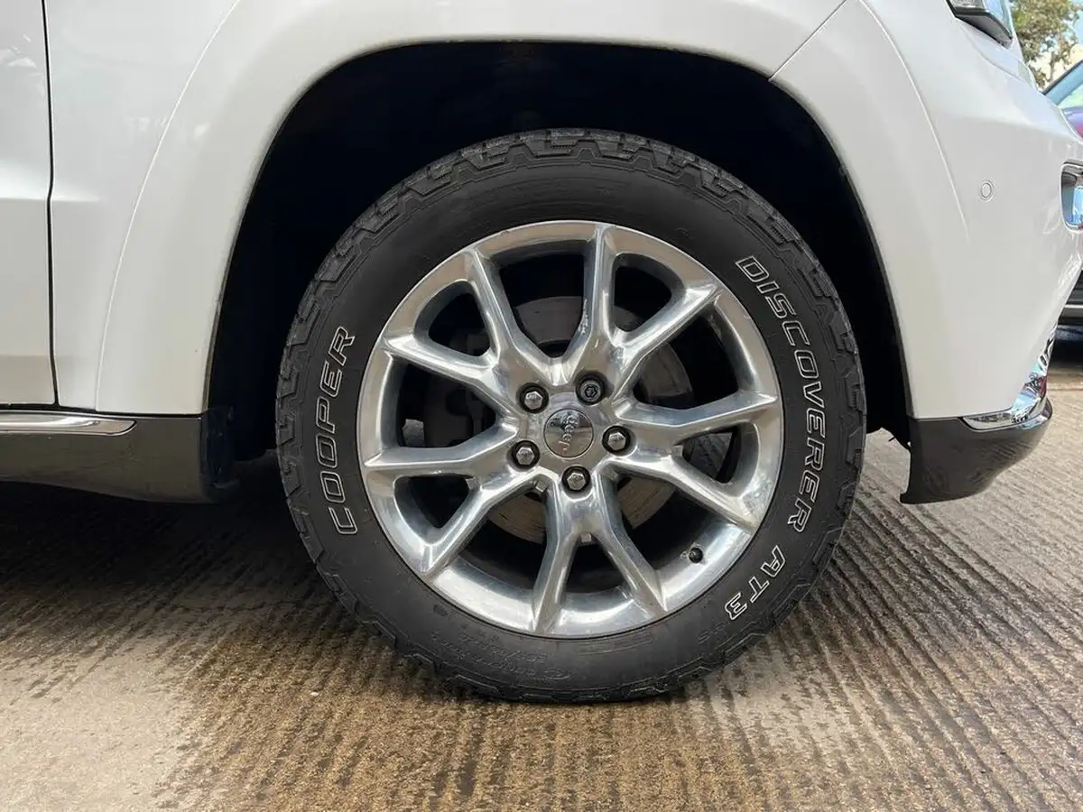 2017-jeep-grand-cherokee-30crd-summit-big-8