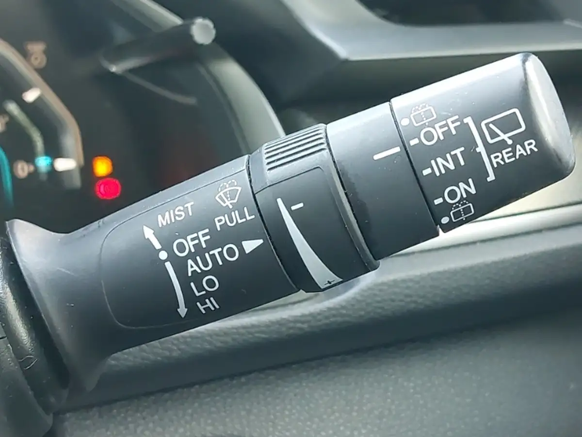 2018-honda-civic-16-i-dtec-sr-hatchback-5d-big-18