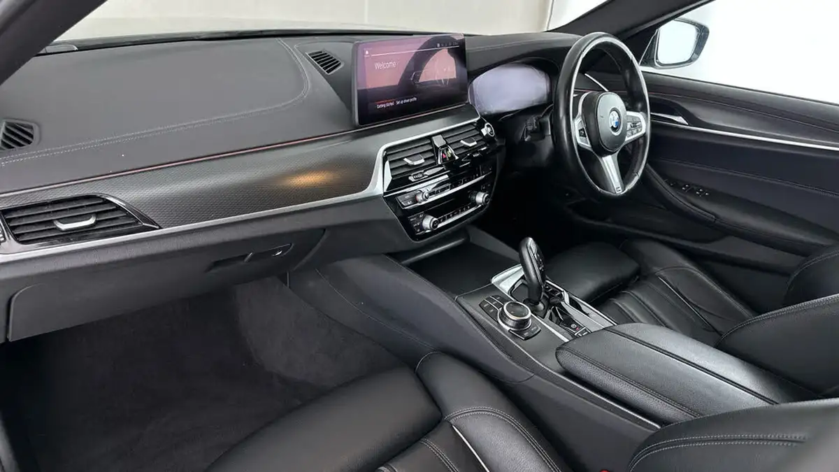 2022-bmw-5-series-20td-520d-m-sport-mht-touring-5d-big-9