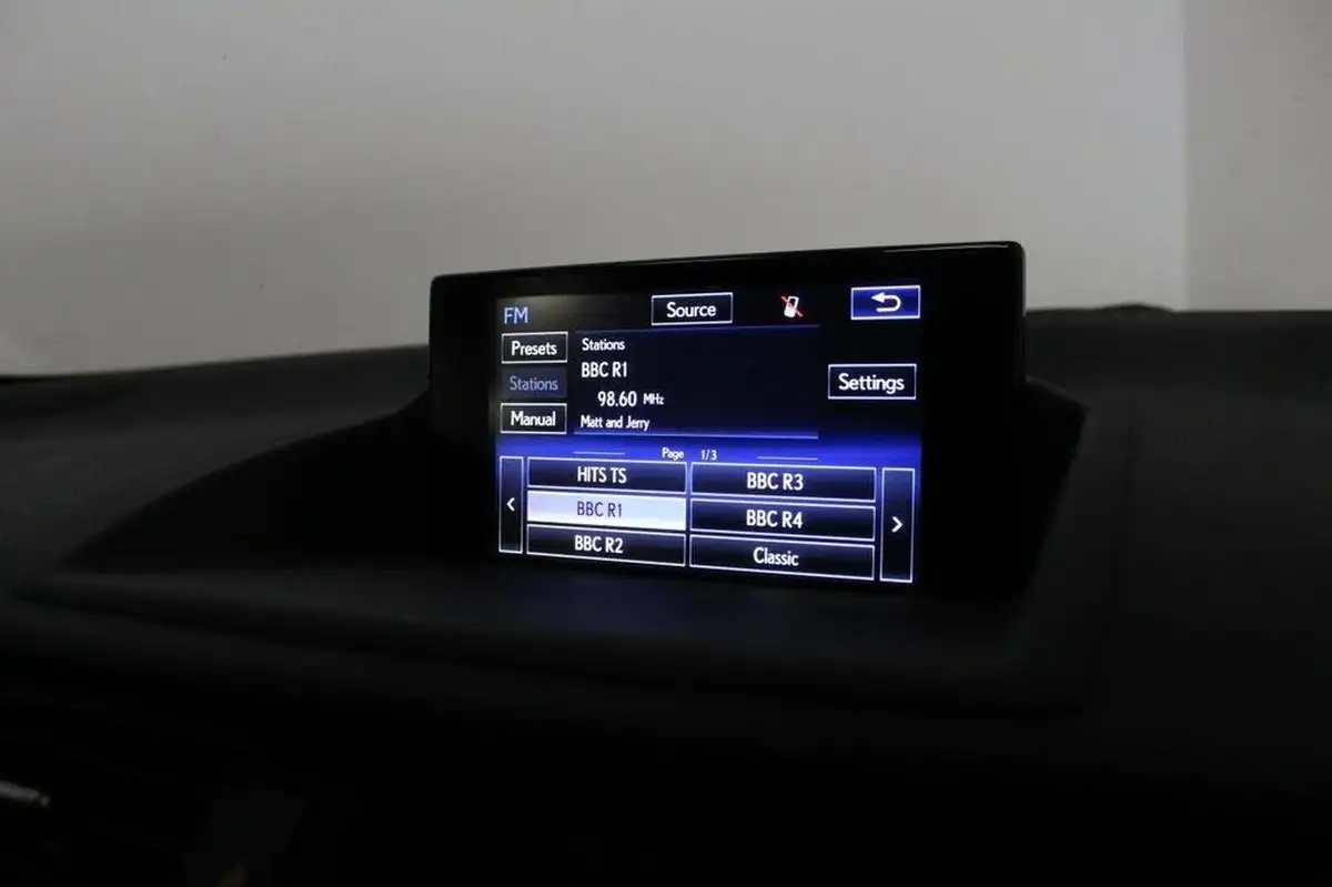 2014-lexus-ct-200h-18-premier-big-33