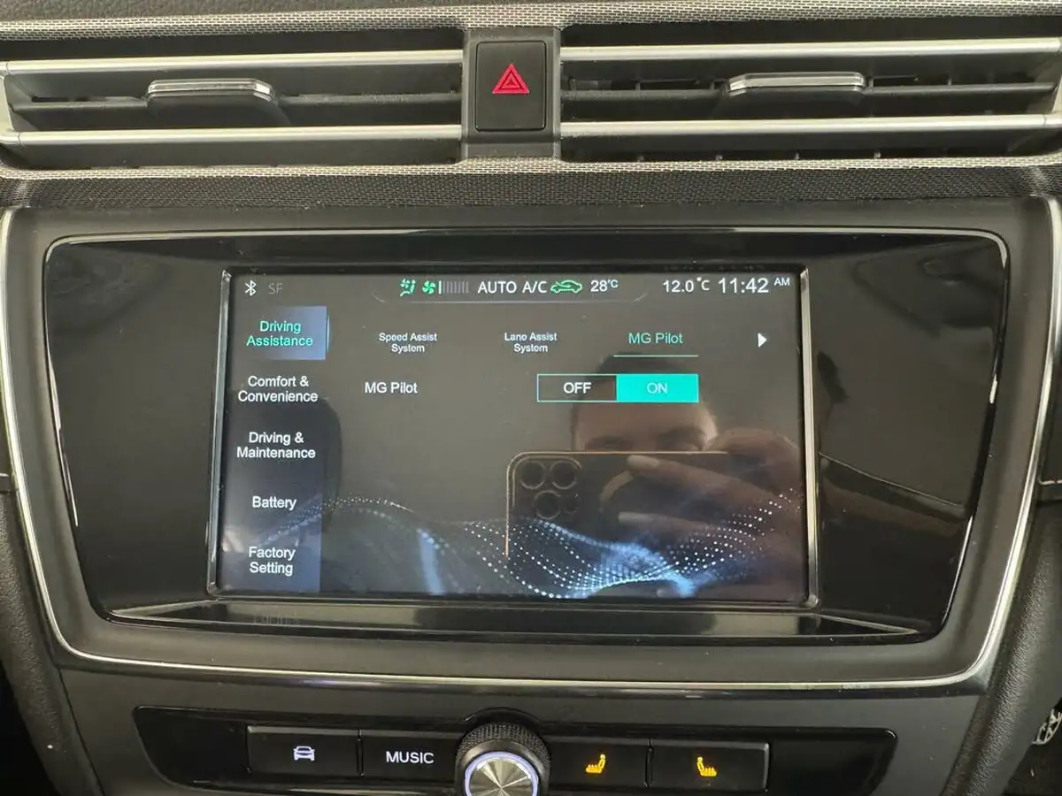 2021-mg-mg5-e-exclusive-ev-long-range-big-40