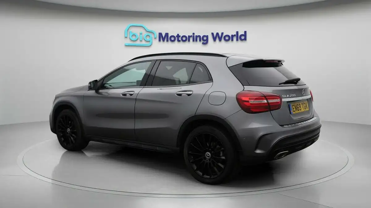 2020-mercedes-benz-gla-class-16-gla-200-amg-line-edition-plus-7g-dct-big-5