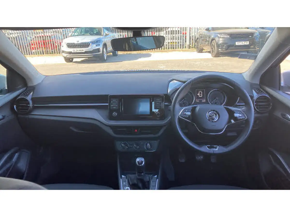 2022-skoda-fabia-10-mpi-se-comfort-big-8