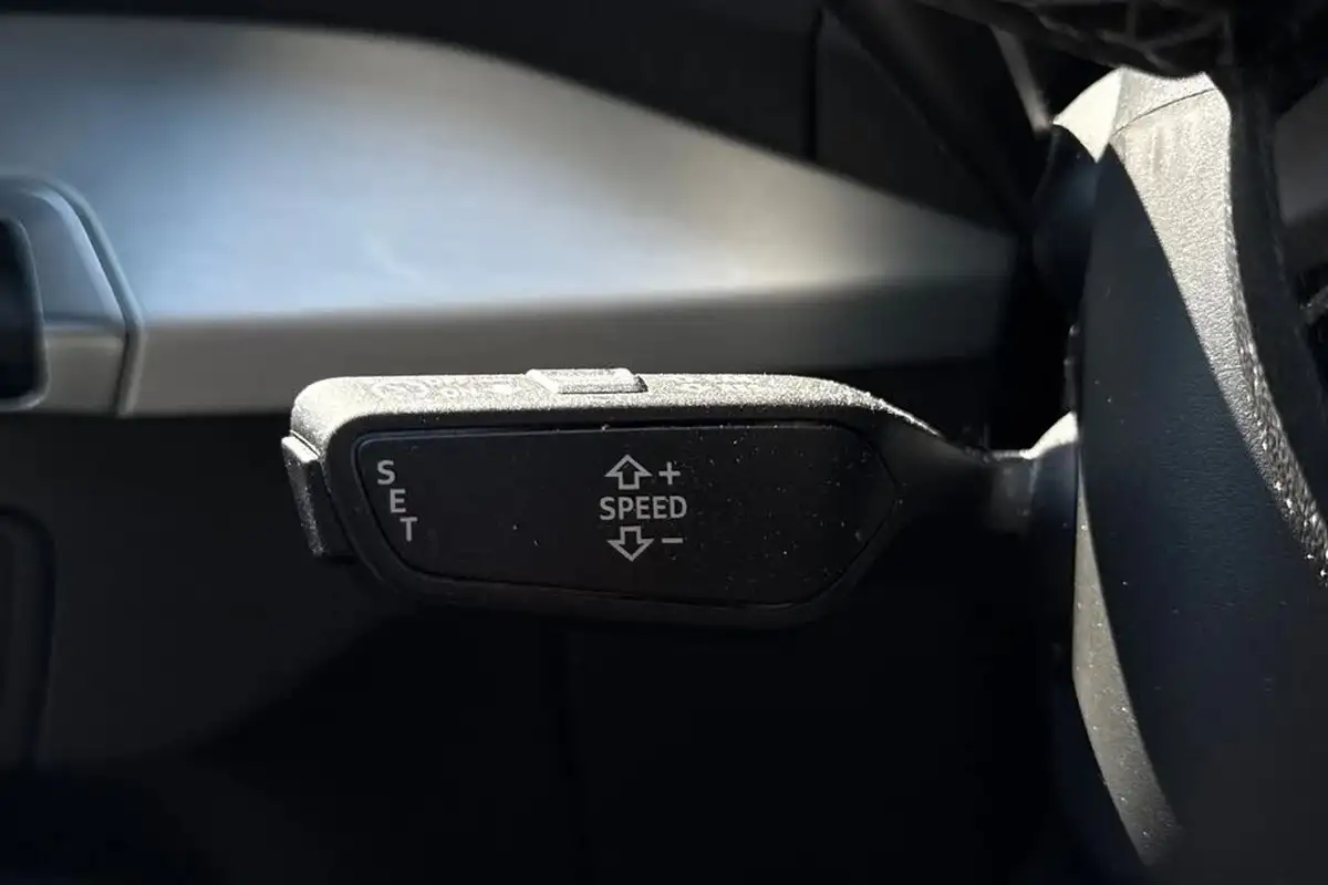 2022-audi-q2-15-35-tfsi-s-line-tronic-big-57