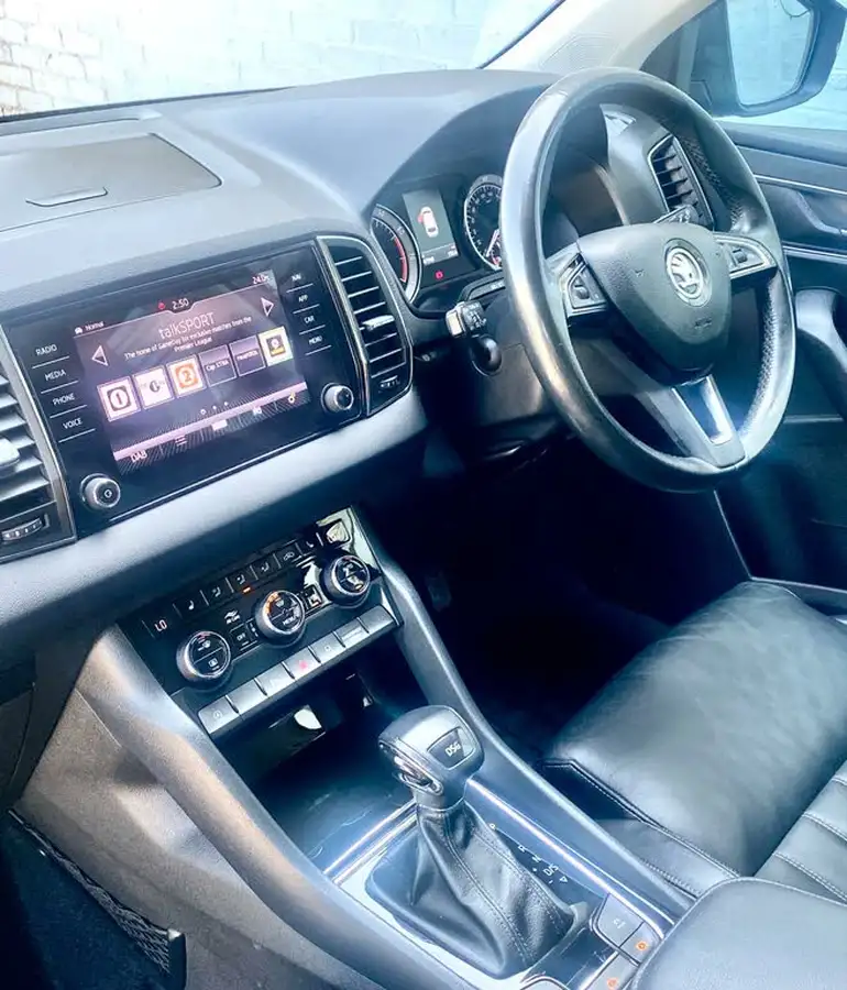 2018-skoda-karoq-15-tsi-se-l-ss-dsg-big-25