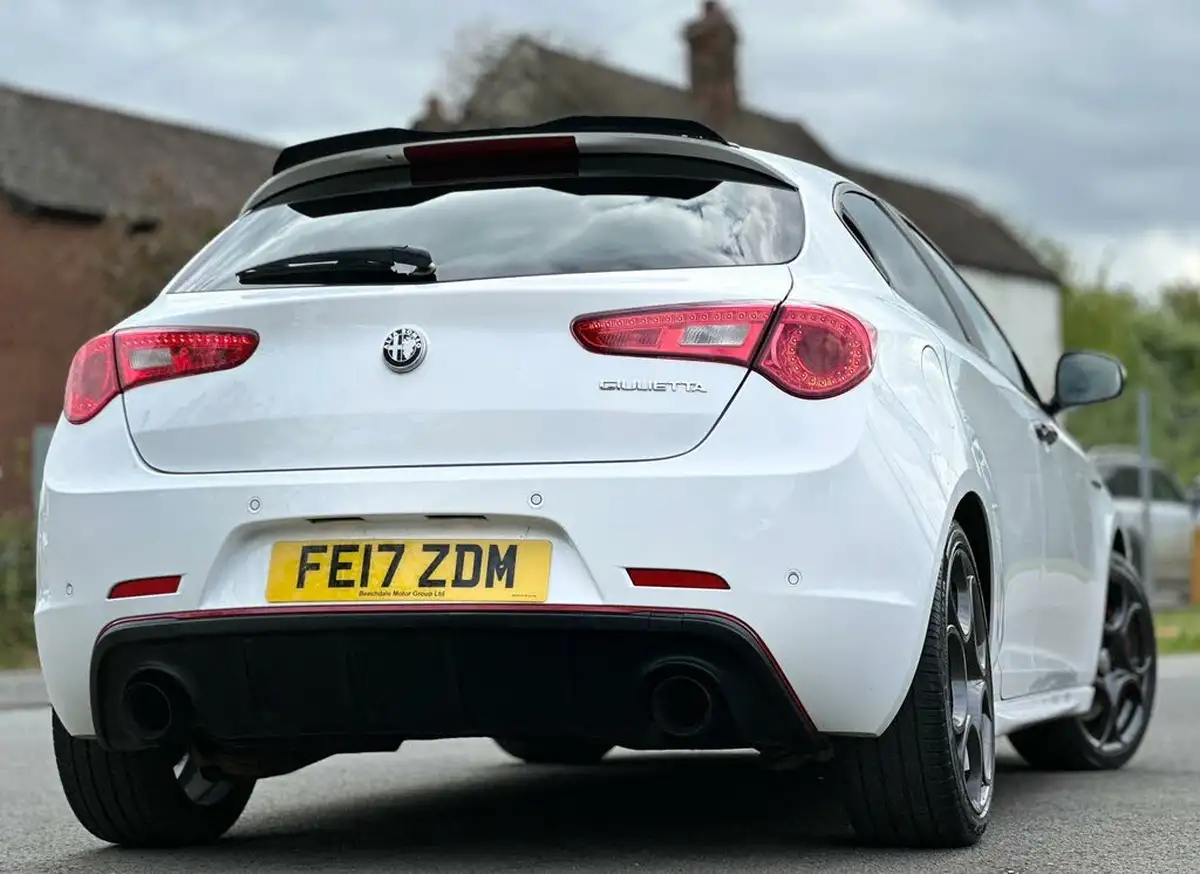2017-alfa-romeo-giulietta-17-veloce-big-17