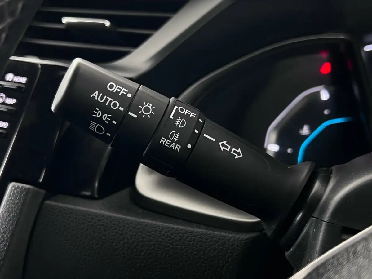 2021-honda-civic-10-vtec-turbo-sr-hatchback-5d-big-20